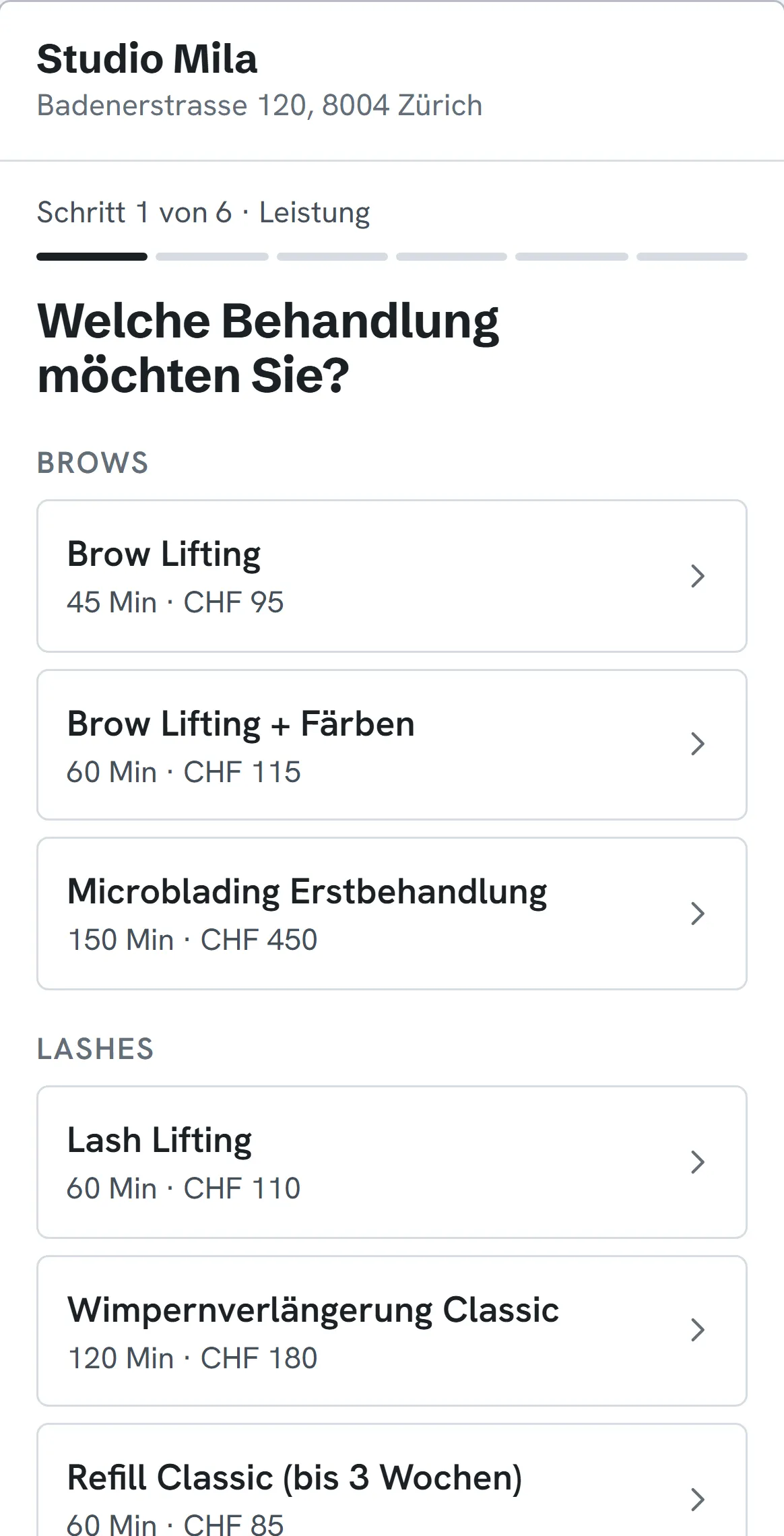 Buchungsseite von Studio Mila auf dem Handy, Schritt 1: Behandlungen mit Dauer und Preis, zum Beispiel Lash Lifting, 60 Minuten, CHF 110